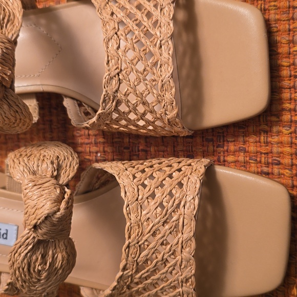 CHARLES DAVID BRAND WOMEN'S TAN SLIP-ON SUMMER SANDALS SIZE 8.5 - Picture 12 of 16